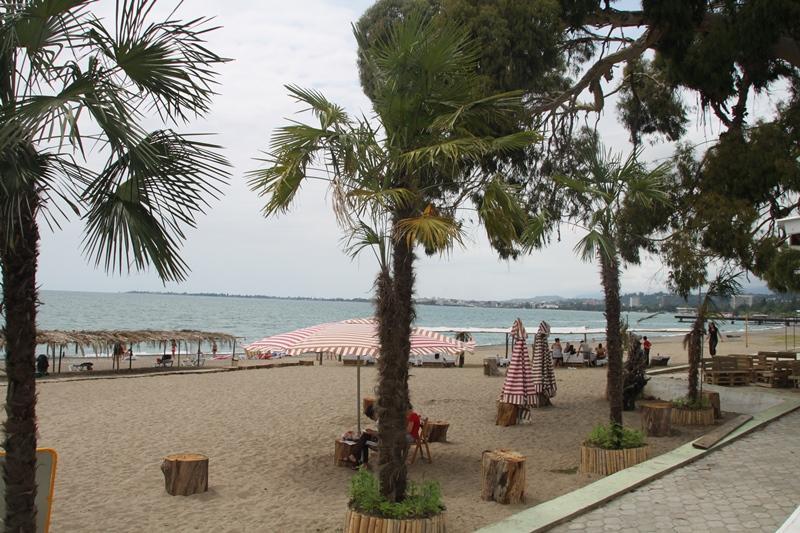 Guest House On Shakirbay 11 Sukhumi Esterno foto